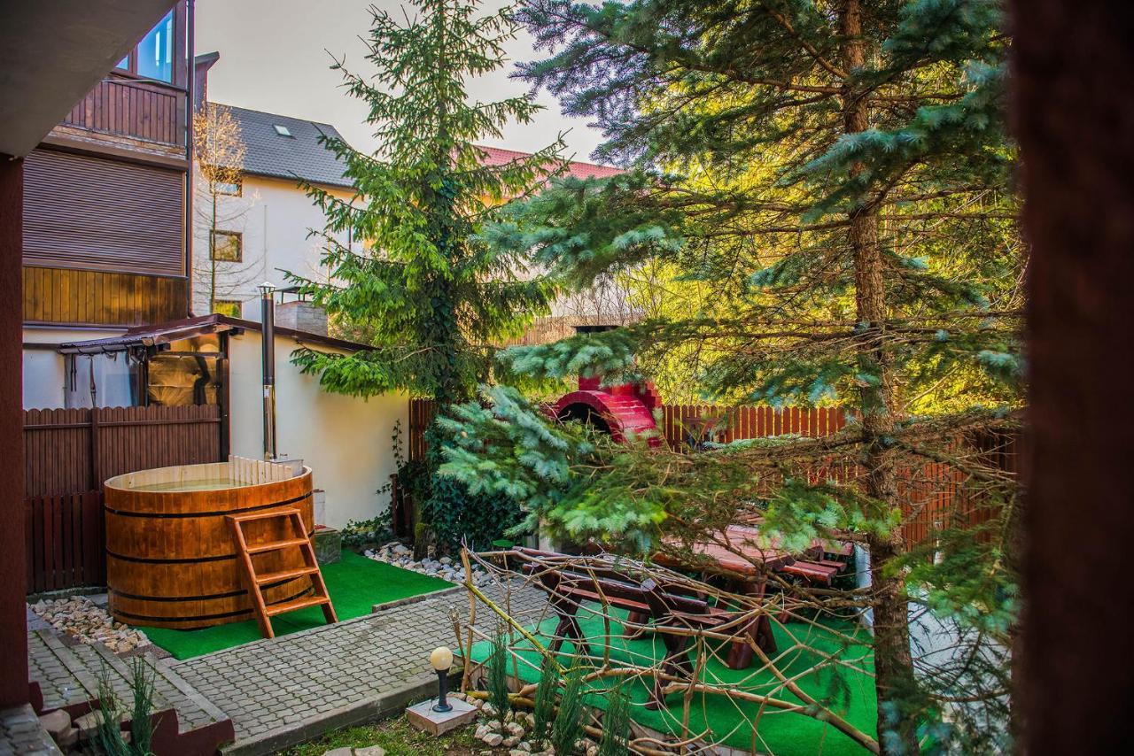 Отель Casa Maia Буштени Экстерьер фото