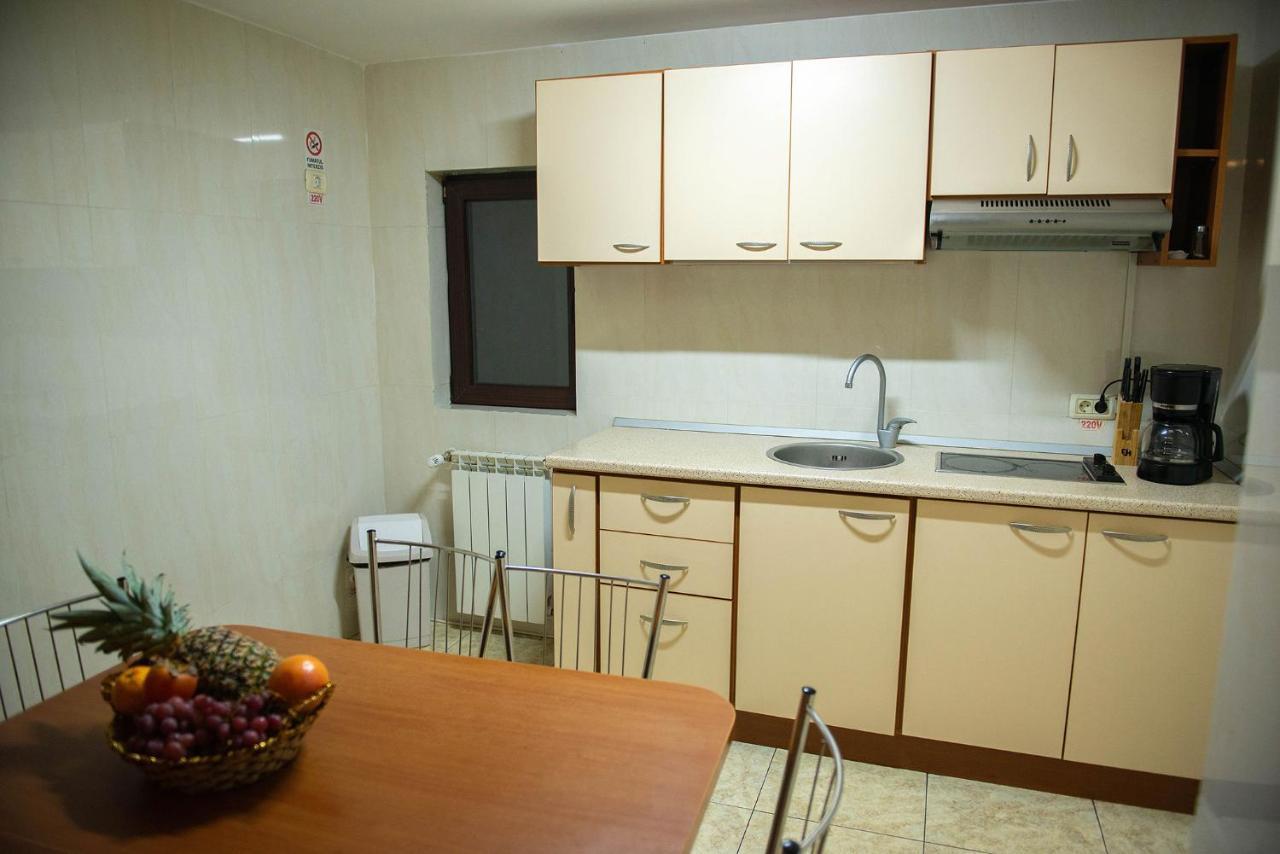 Отель Casa Maia Буштени Экстерьер фото