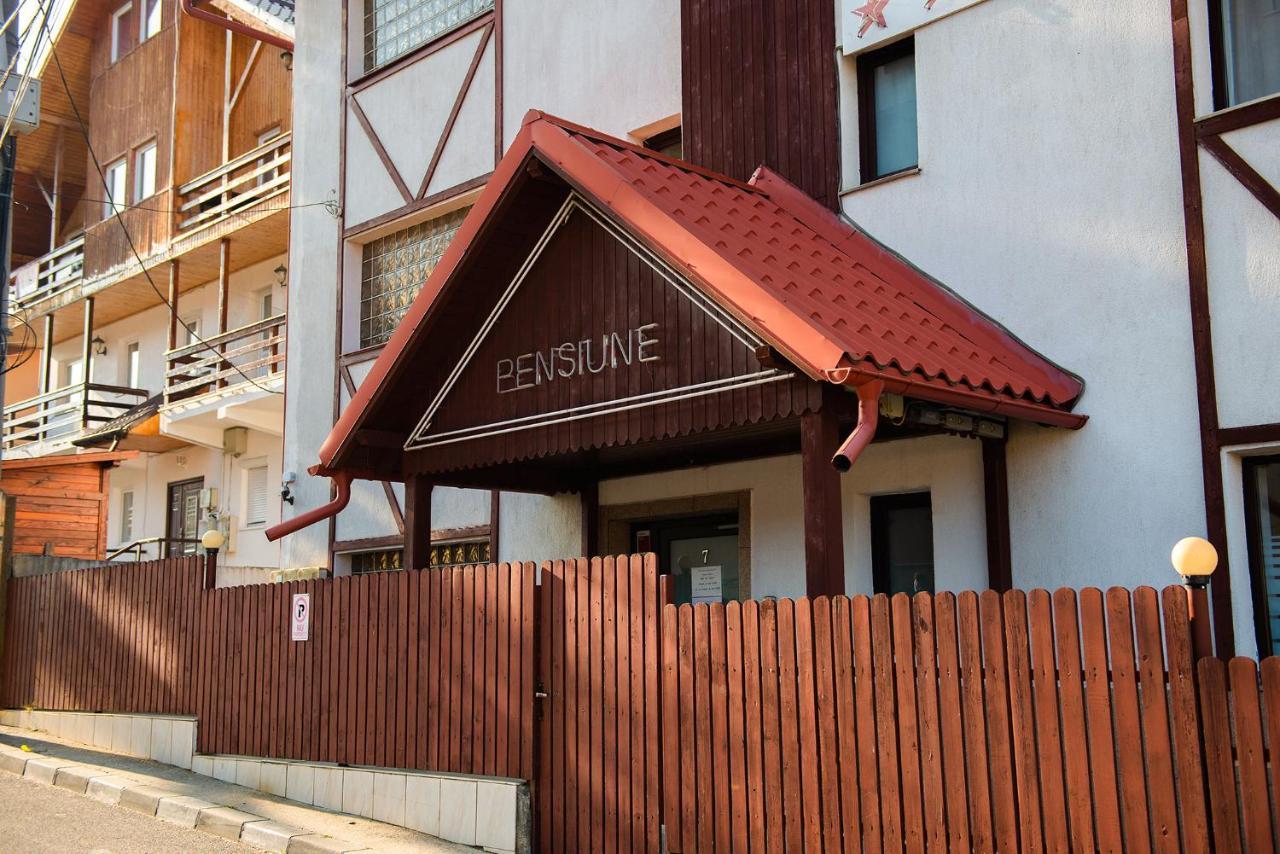 Отель Casa Maia Буштени Экстерьер фото
